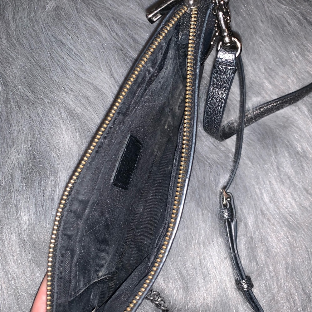 Cross body - Picture 3 of 3